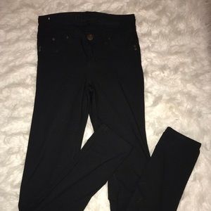 Black skinny jeggings
